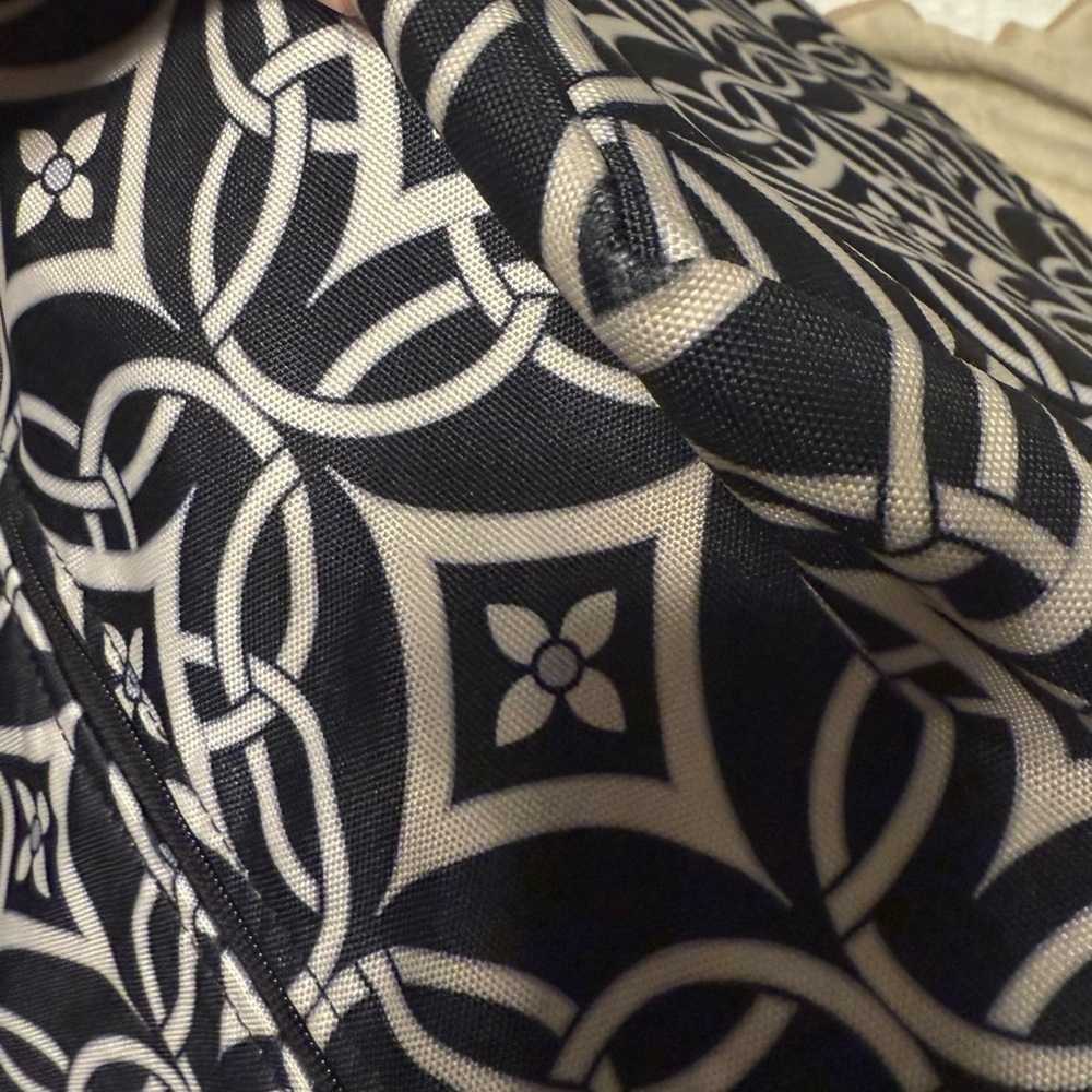 Vera Bradley Tote Lighten Up Expandable Travel Bag Black DN Without a long strap - Picture 12 of 13